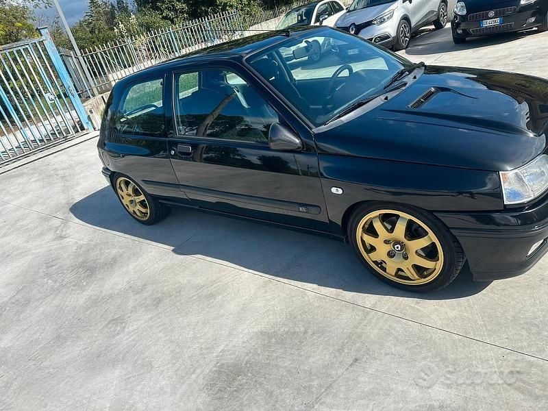 Usata Renault Clio 135 CV (99 kW) 1994 Nero Utilitaria