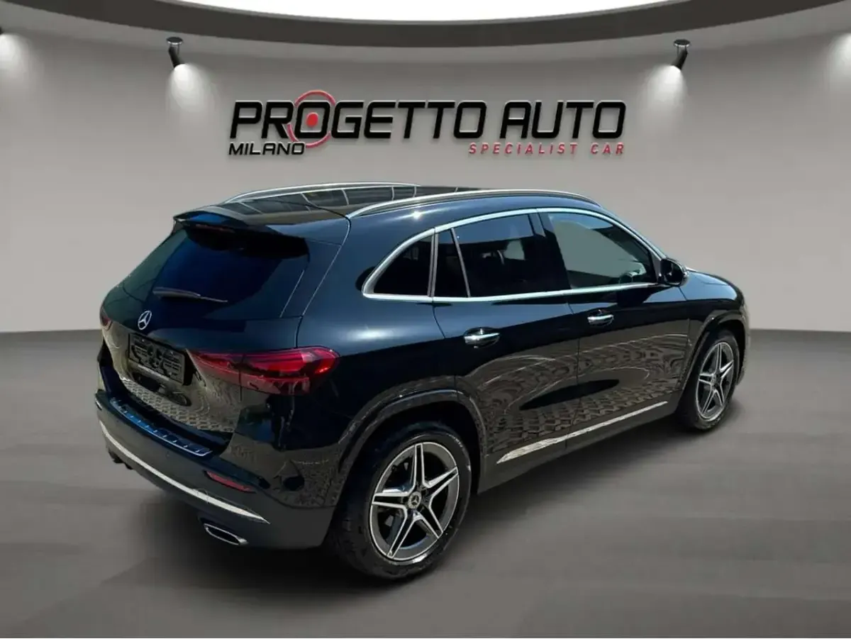 Usata Mercedes GLA200 AMG Line Premium 163 CV (119 kW) 2024 Nero SUV