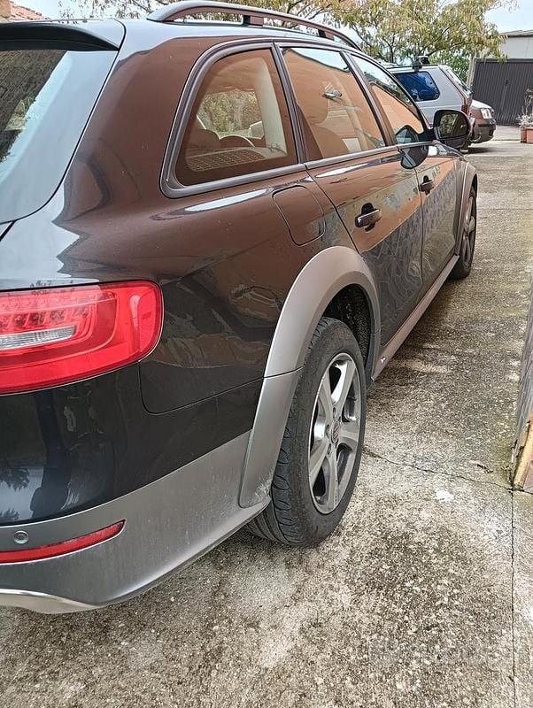 Usata Audi A4 Allroad 177 CV (130 kW) 2012 Nero Station wagon