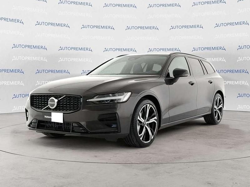 Grigio scuro Nuova 2025 Volvo V60 Core Station wagon | 42.900 € (Cara) - Immagine 1/4