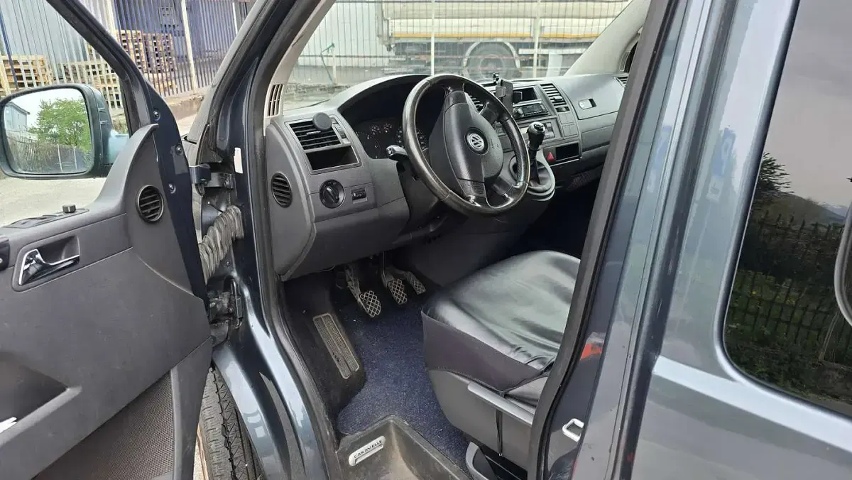Usata VW Caravelle 131 CV (96 kW) 2007 Furgone
