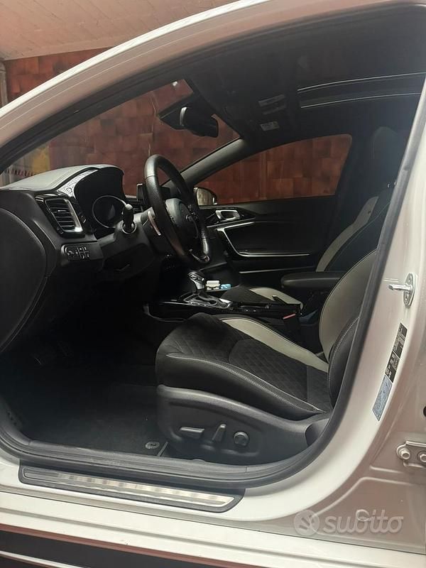 Usata Kia ProCeed 136 CV (100 kW) 2019 Bianco Station wagon