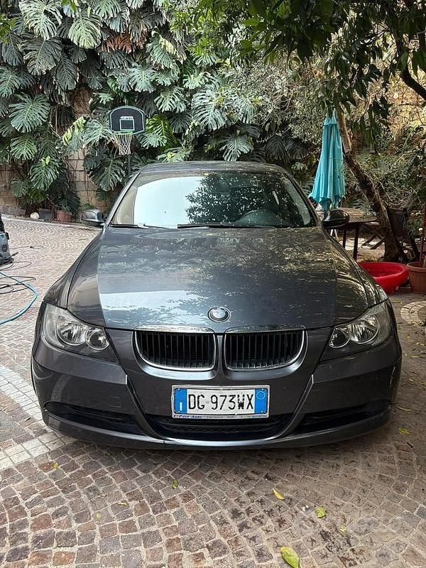 Usata 2006 BMW 320 Tre volumi | 2800 € (Super prezzo) - Immagine 1/4