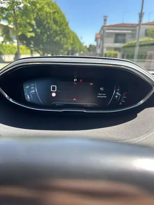Usata Peugeot 3008 GT-line 120 CV (88 kW) 2018 Bianco SUV