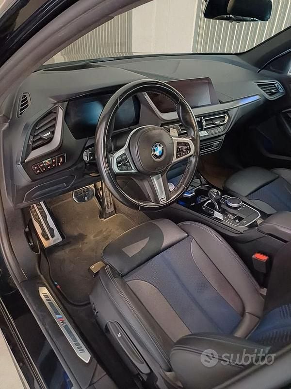 Usado BMW 120 M Sport 190 HP (139 kW) 2021 Preto Citadino