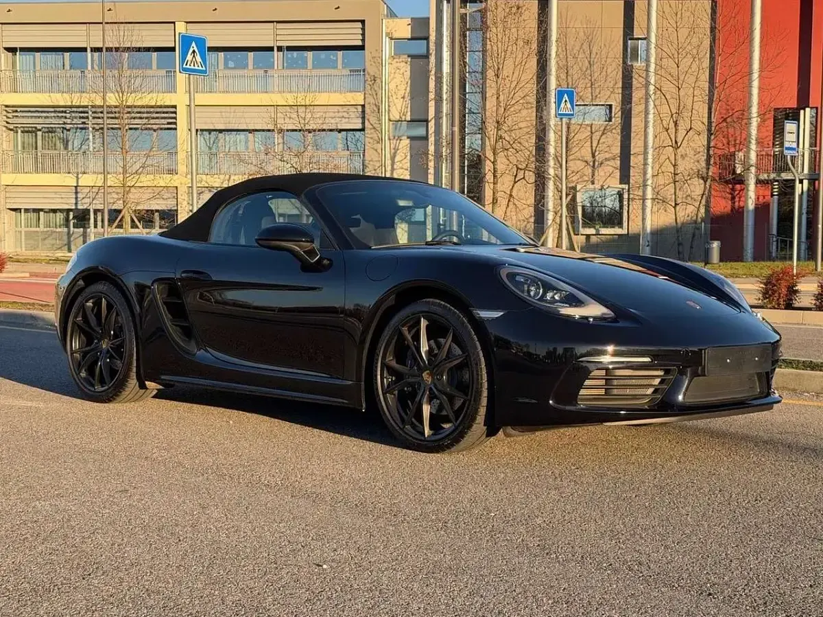 Usata Porsche 718 Boxster 300 CV (220 kW) 2022 Nero Cabrio