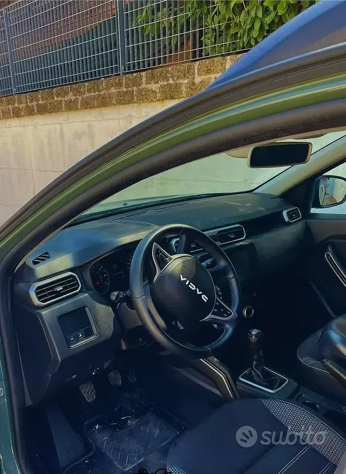 Usata Dacia Duster 101 CV (74 kW) 2023 Verde SUV