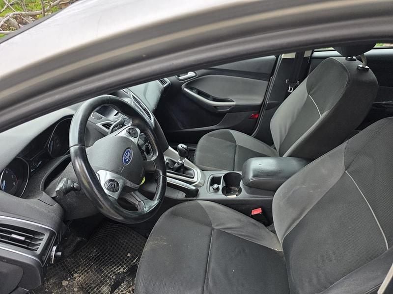 Usata Ford Focus 125 CV (91 kW) 2012 Grigio Berlina