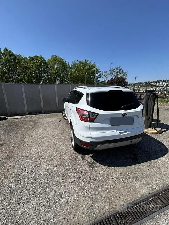 Usata Ford Kuga Titanium 150 CV (110 kW) 2018 Bianco SUV