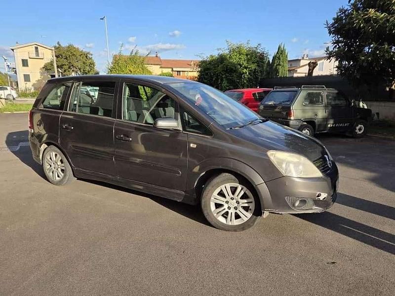 Usata Opel Zafira Cosmo 120 CV (88 kW) 2009 Grigio Monovolume