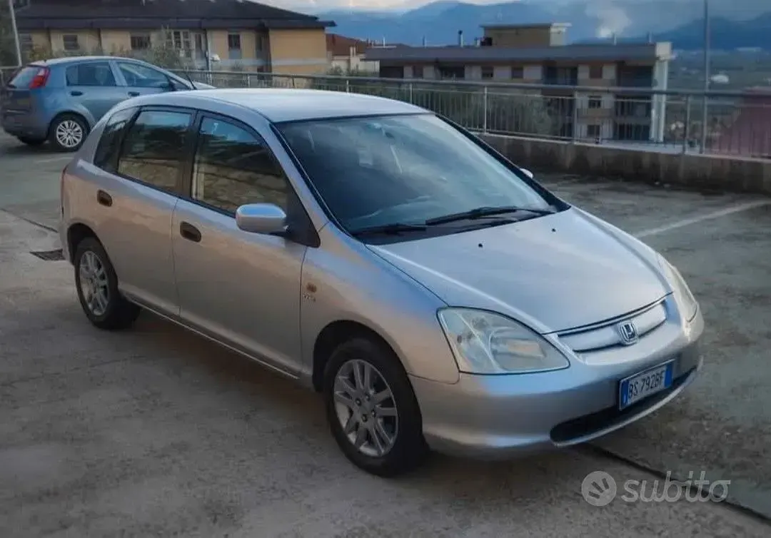 Usata Honda Civic LS 110 CV (80 kW) 2001 Grigio Berlina