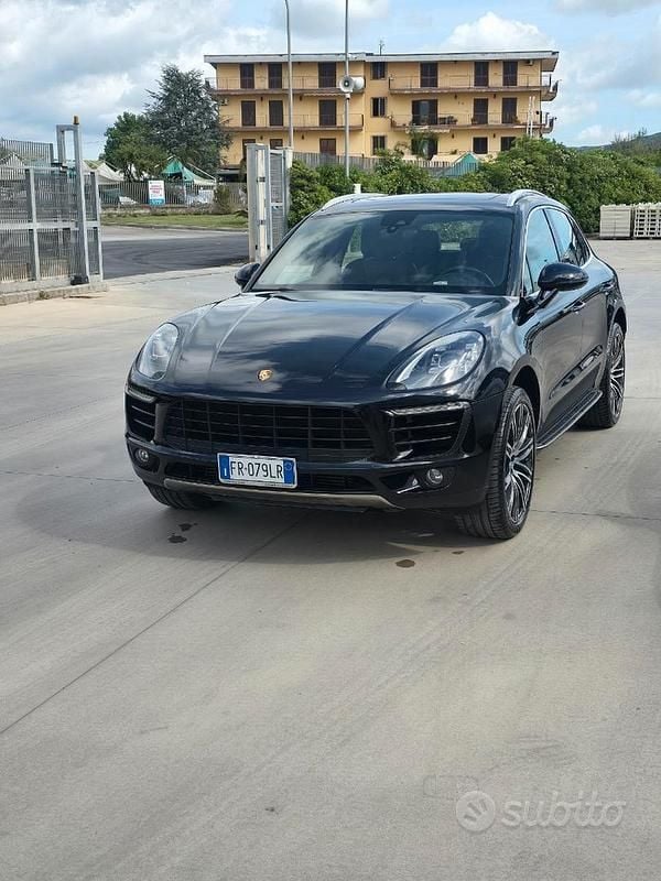 Nero Usata 2018 Porsche Macan SUV | 38.000 € (Super prezzo) - Immagine 1/4