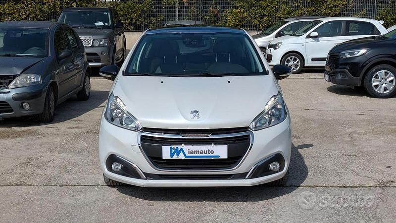 Usata Peugeot 208 GT-line 110 CV (80 kW) 2016 Bianco Utilitaria