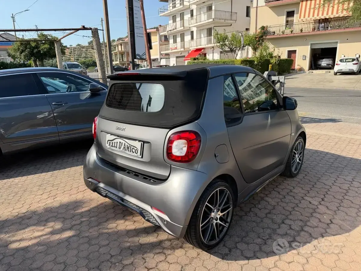 Usata Smart ForTwo Cabrio Brabus 90 CV (66 kW) 2016 Grigio Cabrio