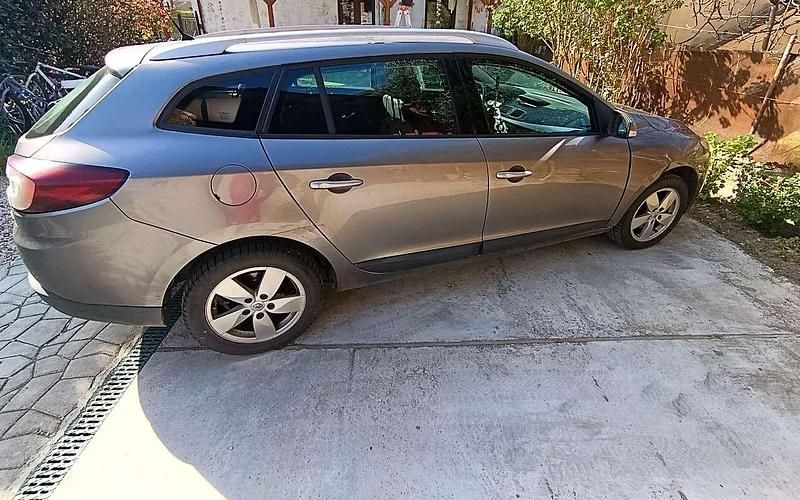 Usata Renault Mégane III 110 CV (80 kW) 2010 Grigio Station wagon