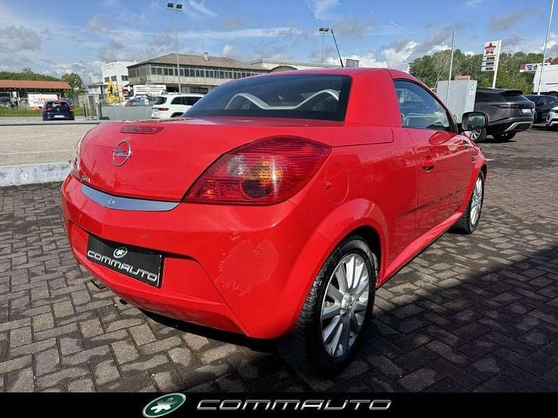 Usata Opel Tigra Edition 90 CV (66 kW) 2005 Rosso Station wagon