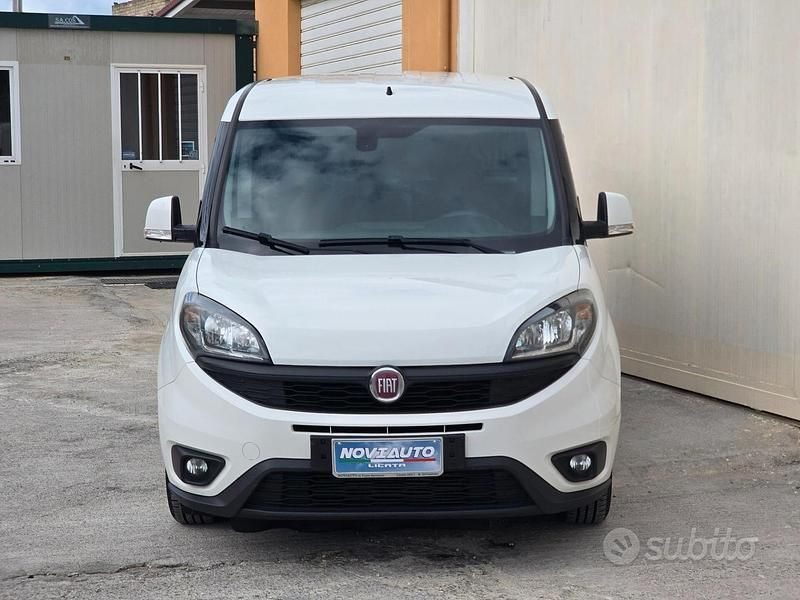 Usata Fiat Doblò 105 CV (77 kW) 2019 Bianco Monovolume