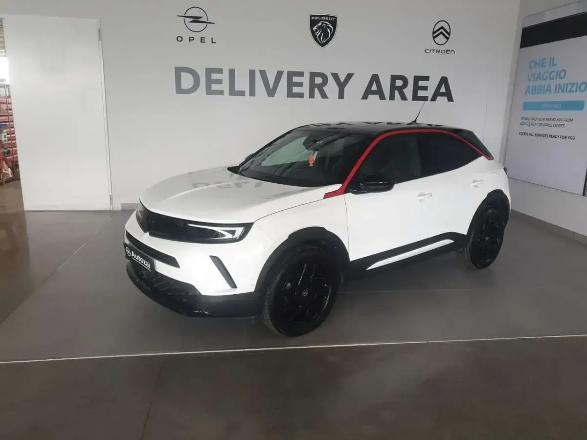 Usata Opel Mokka 101 CV (74 kW) 2023 Bianco SUV