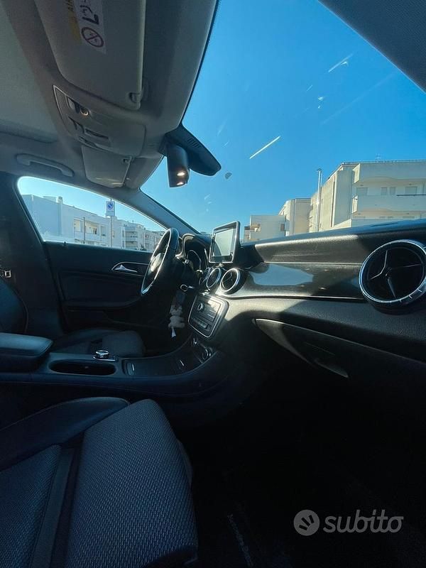 Usata Mercedes CLA220 Shooting Brake Executive 177 CV (130 kW) 2017 Nero Station wagon