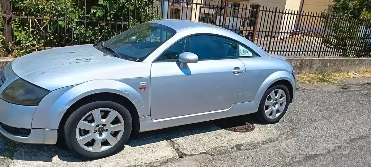 Usata Audi TT 179 CV (131 kW) 1999 Grigio Coupé