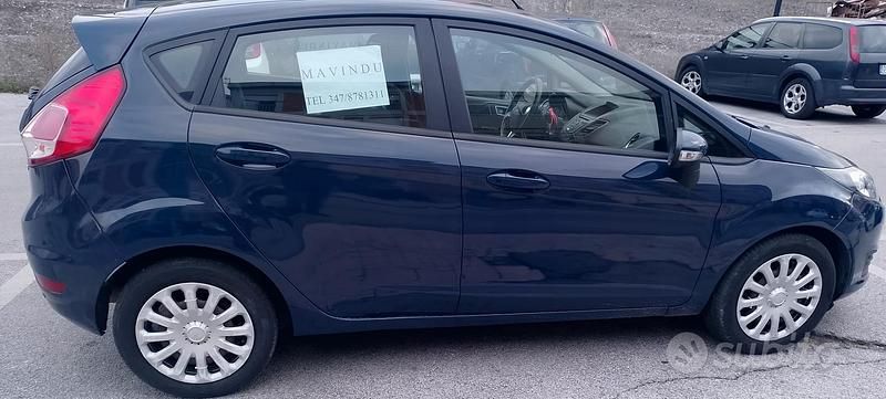 Usata Ford Fiesta 75 CV (55 kW) 2016 Blu Berlina