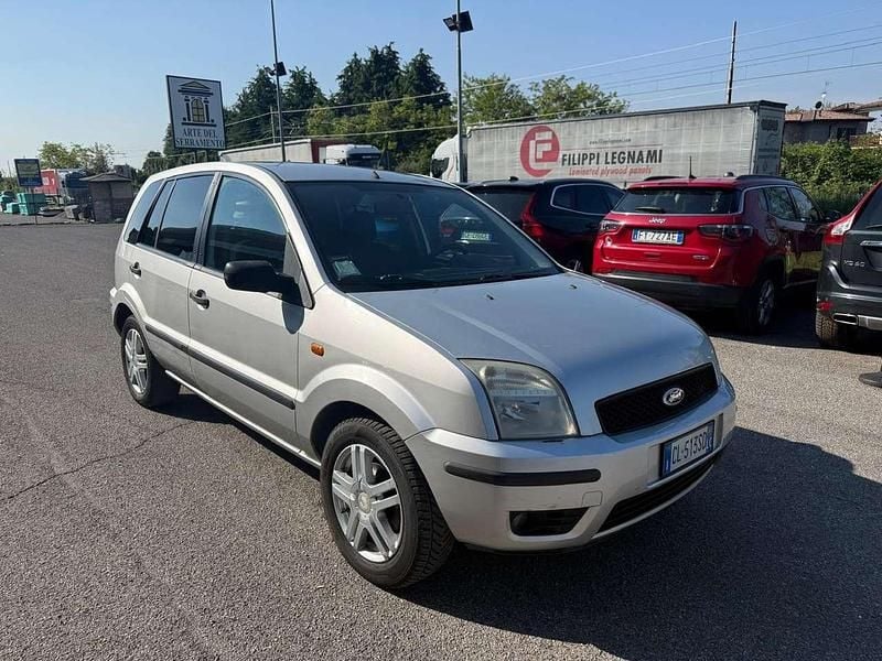 Usata Ford Fusion S 79 CV (58 kW) 2004 Argento Utilitaria