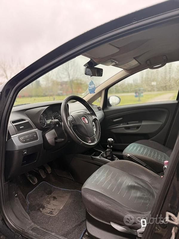 Usata Fiat Grande Punto Dynamic 77 CV (56 kW) 2009 Nero Utilitaria