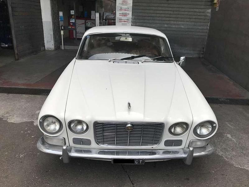 Usata Jaguar XJ6 179 CV (131 kW) 1969 Bianco Berlina