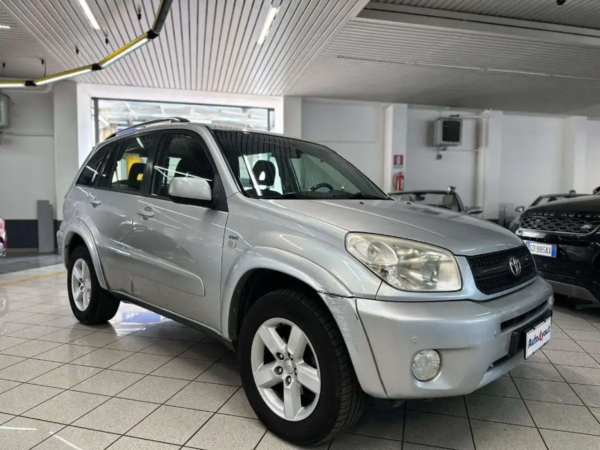 Usata Toyota RAV4 150 CV (110 kW) 2005 SUV