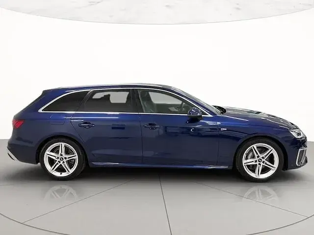 Usata Audi A4 S-Line 204 CV (150 kW) 2024 Blu navarra metallizzato Station wagon