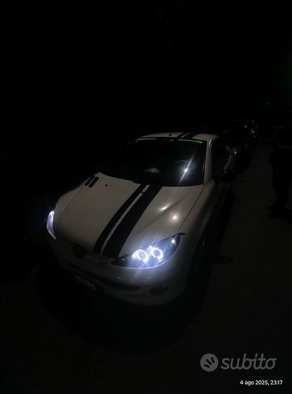 Usata Peugeot 206 109 CV (80 kW) 2004 Bianco Cabrio