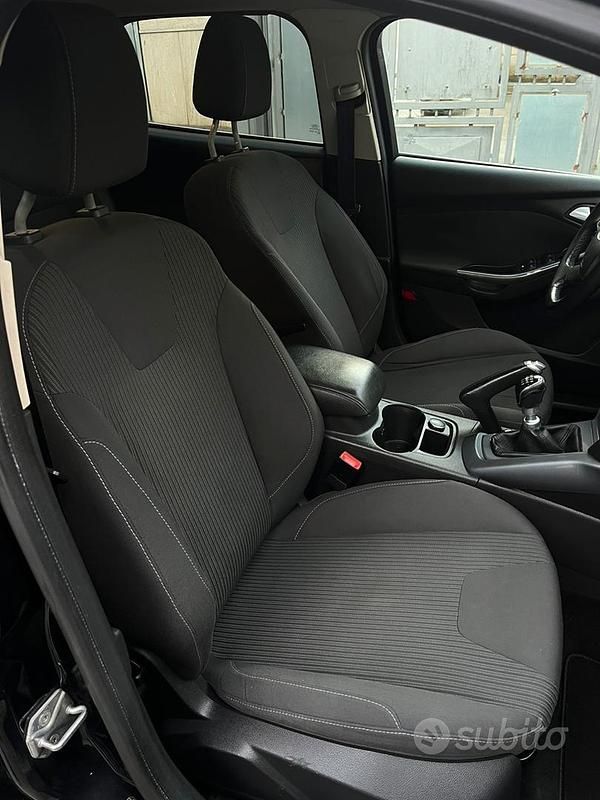 Begagnad Ford Focus 95 HK (69 kW) 2014 Svart Kombi