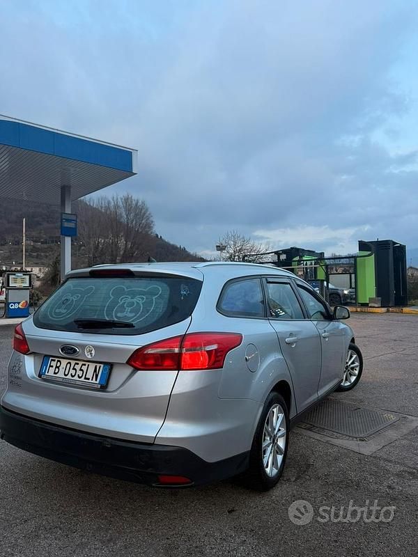 Usata Ford Focus 120 CV (88 kW) 2015 Grigio Station wagon