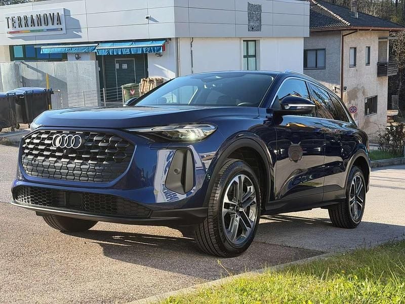 Usata Audi Q5 Advanced 204 CV (150 kW) 2025 Blu/azzurro SUV