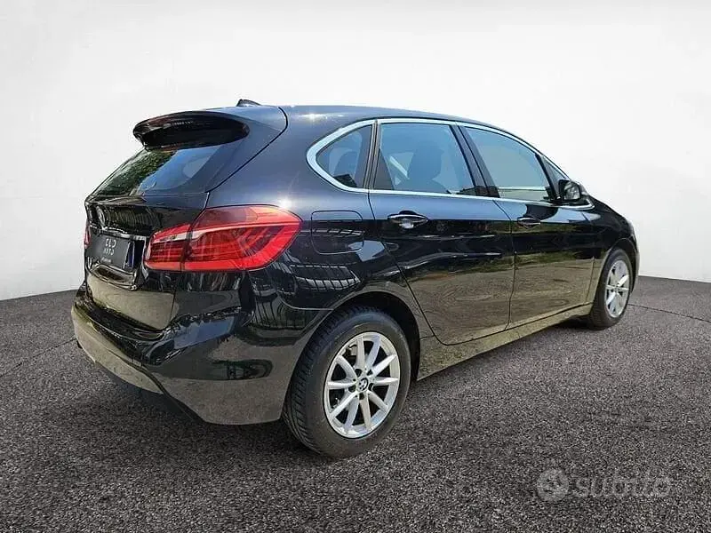Usata BMW 214 Active Tourer Luxury Line 95 CV (69 kW) 2016 Nero Monovolume