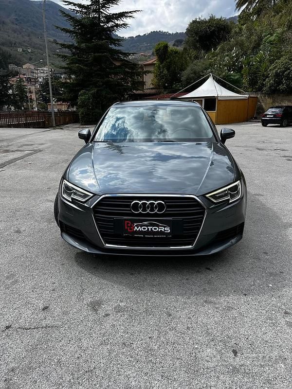 Usata Audi A3 Sport 116 CV (85 kW) 2018 Grigio Berlina