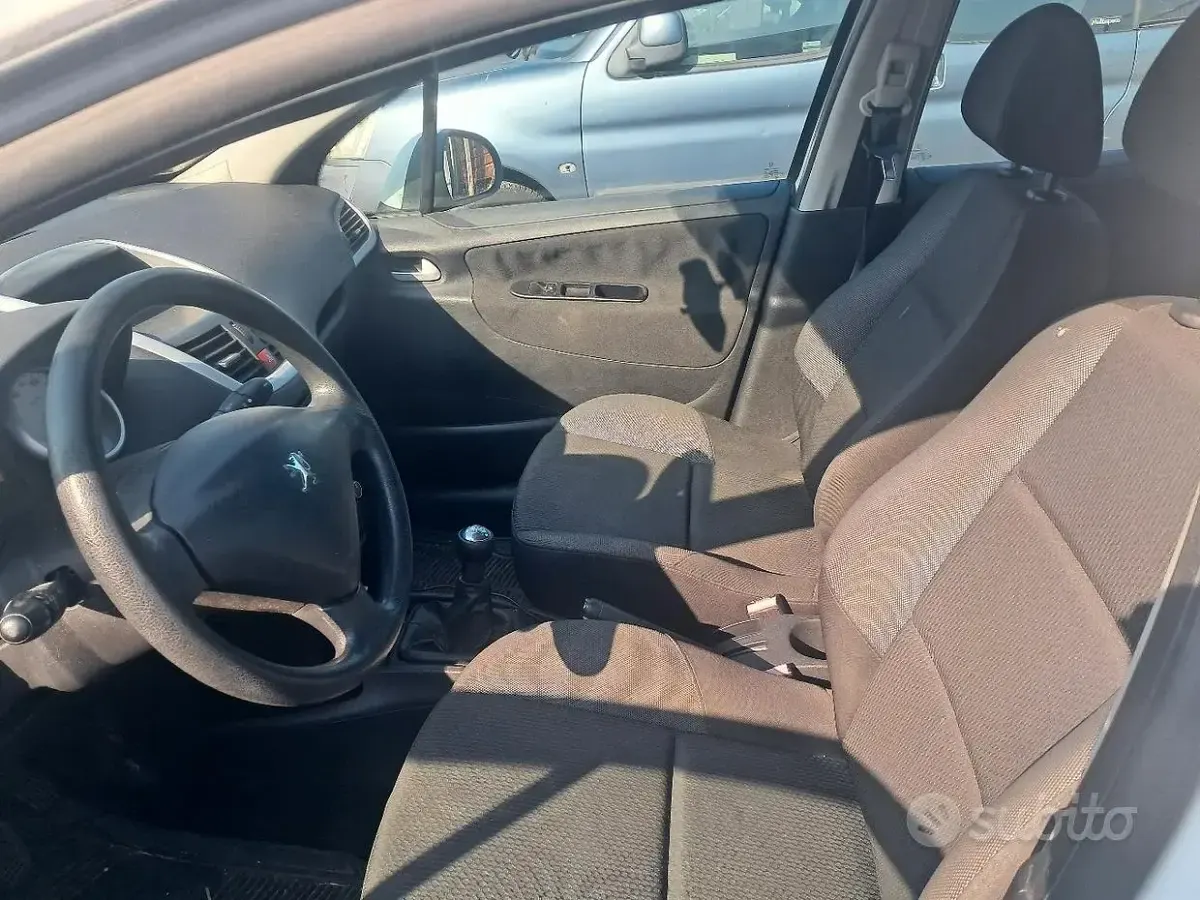 Usata Peugeot 207 CC 95 CV (69 kW) 2010 Cabrio