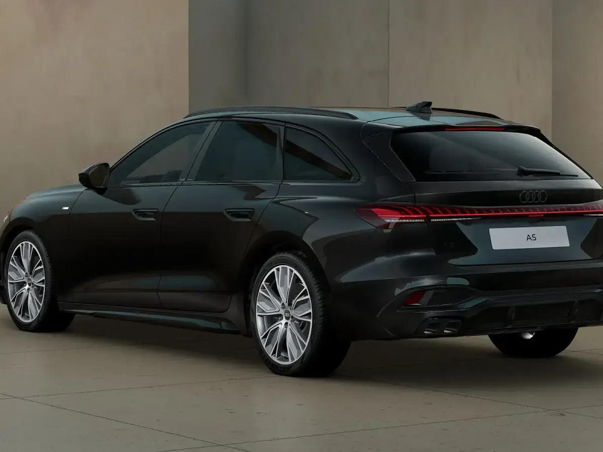 Nuova Audi A5 S-Line 204 CV (150 kW) 2026 Nero mito metallizzato Station wagon