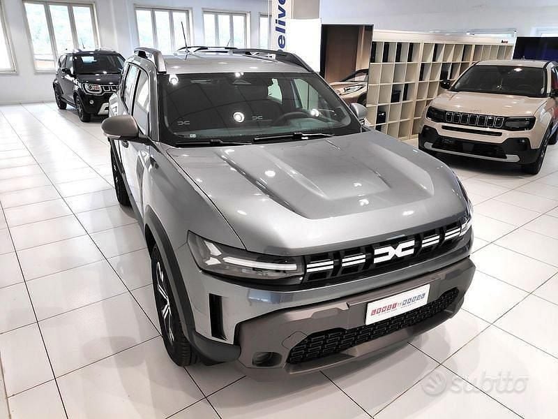 Bianco Nuova 2025 Dacia Duster Expression SUV | 21.600 € (Buon prezzo) - Immagine 1/4