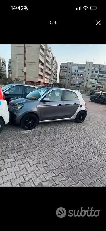 Usata Smart ForFour Passion 71 CV (52 kW) 2016 Grigio Utilitaria