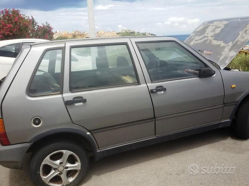 Usata Fiat Uno 45 CV (33 kW) 1986 Grigio Utilitaria