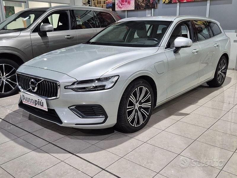 Grigio Usata 2021 Volvo V60 Inscription Station wagon | 25.500 € (Ottimo prezzo) - Immagine 1/4
