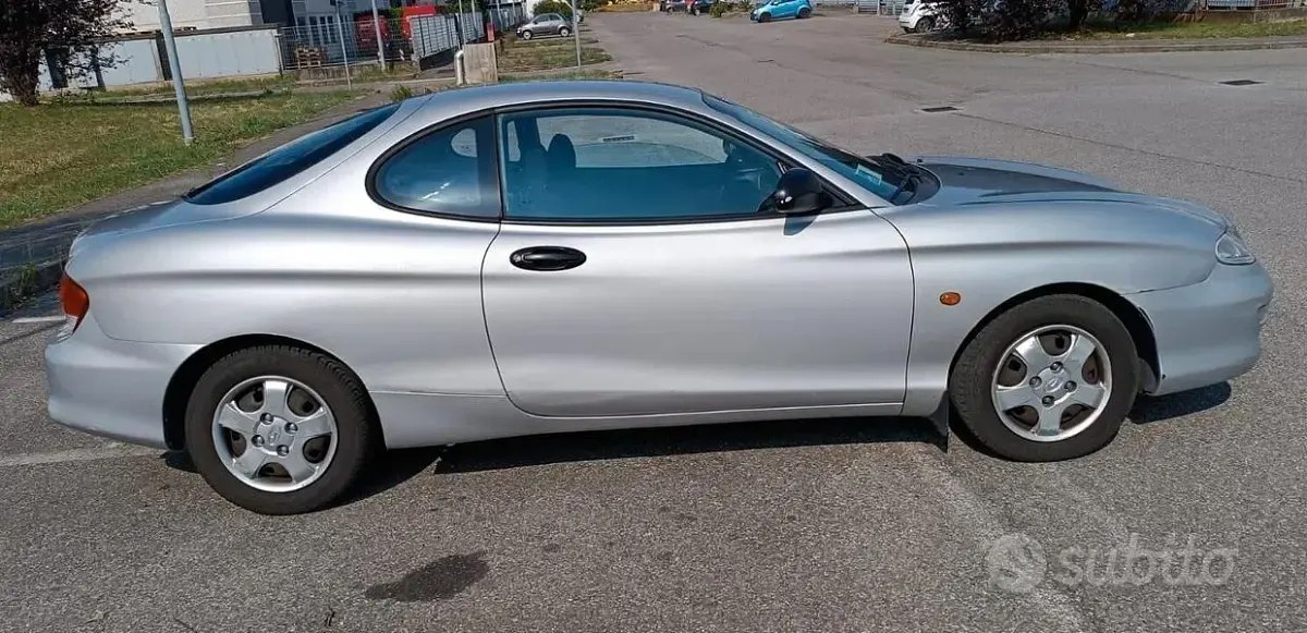Usata Hyundai Coupé 116 CV (85 kW) 2000 Grigio Coupé