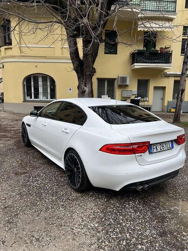 Usata Jaguar XE R-Sport 179 CV (131 kW) 2016 Berlina