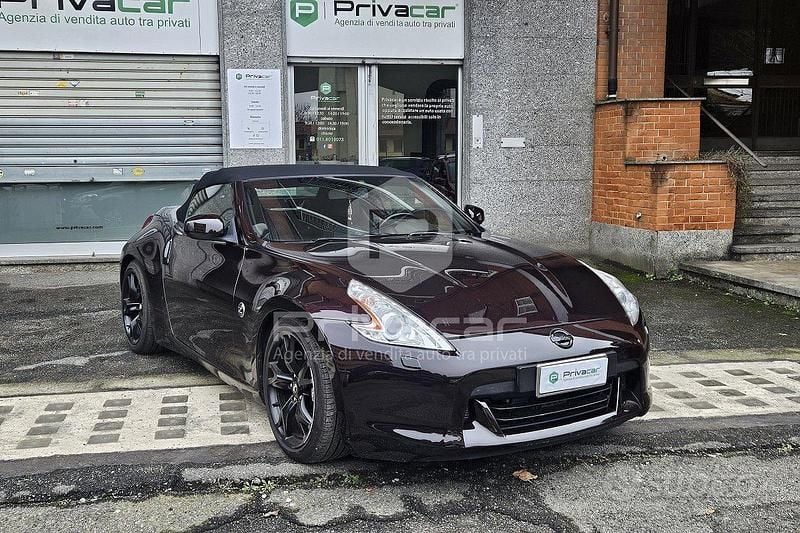 Usata Nissan 370Z 328 CV (241 kW) 2011 Nero Cabrio