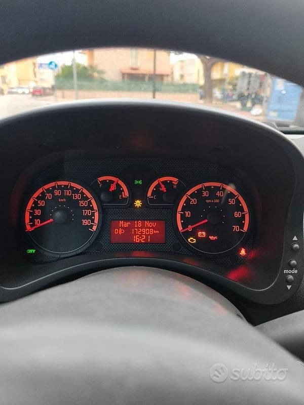 Usata Fiat Panda 77 CV (56 kW) 2009 Blu Utilitaria