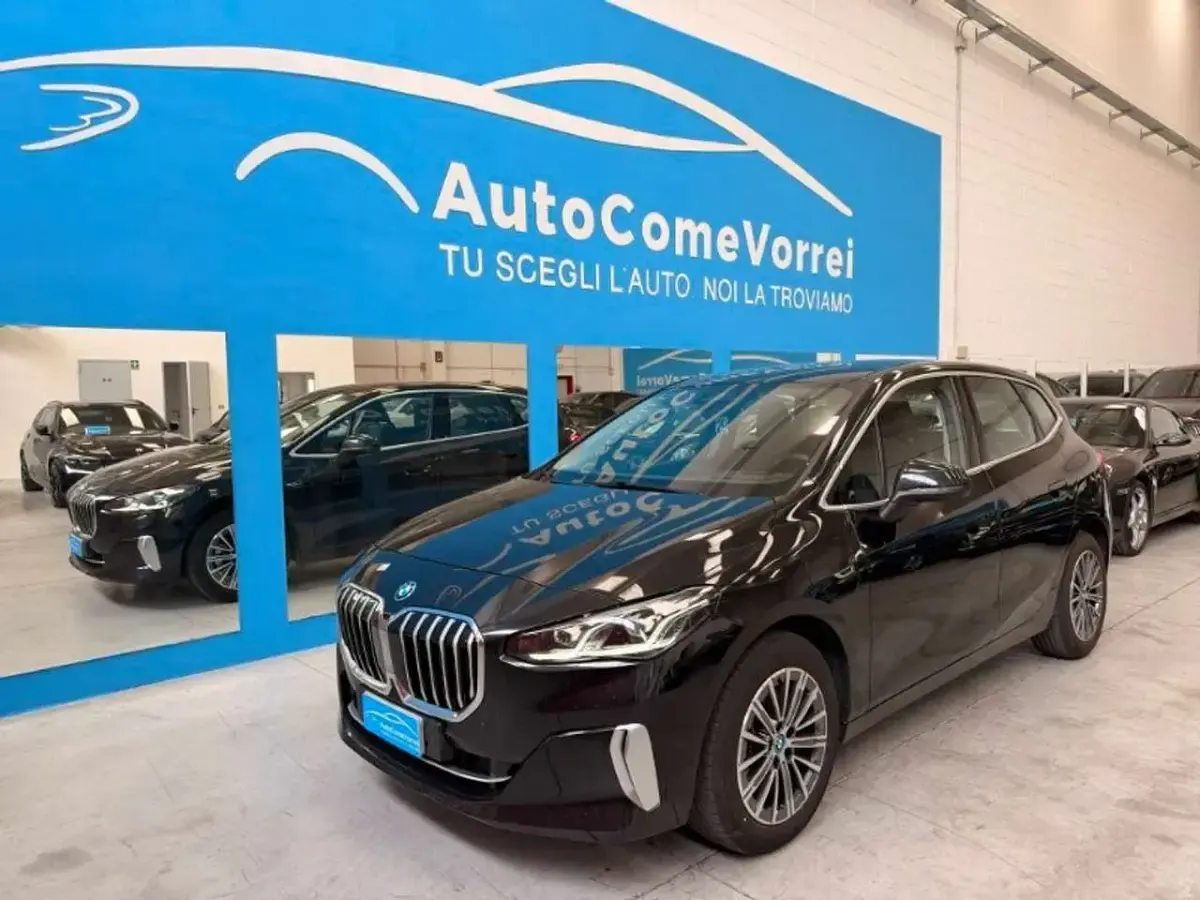 Usata BMW 225 Active Tourer Luxury Line 245 CV (180 kW) 2022 Nero Monovolume
