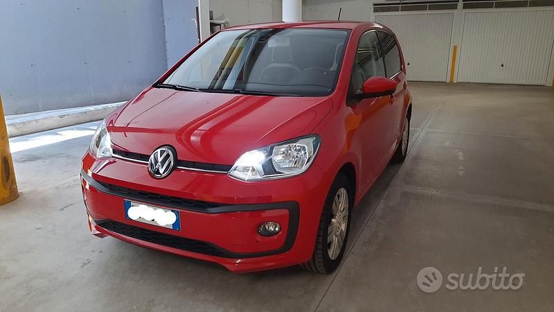 Usata VW up! Highline 68 CV (50 kW) 2017 Rosso Utilitaria