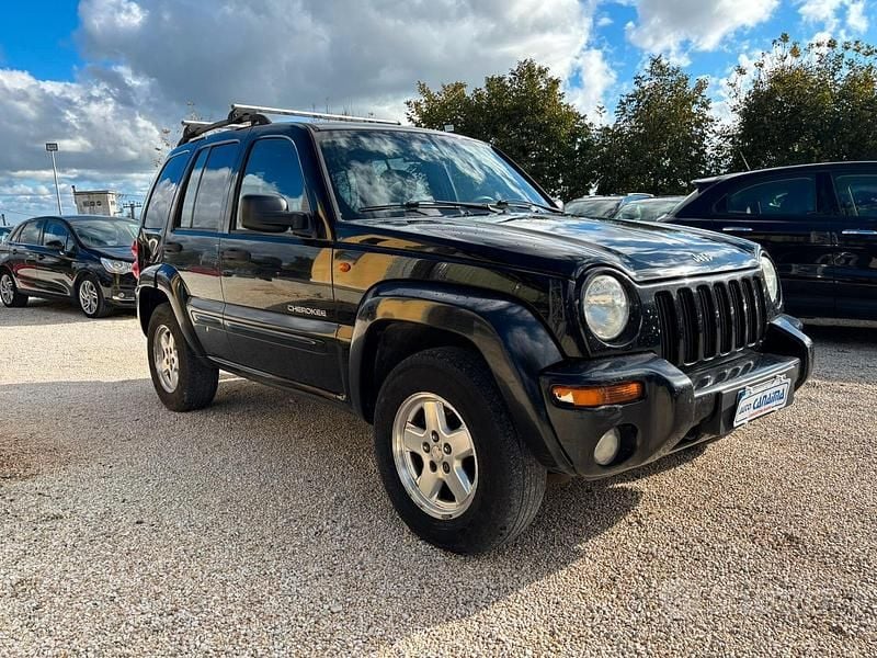 Usata Jeep Cherokee 150 CV (110 kW) 2004 Nero SUV