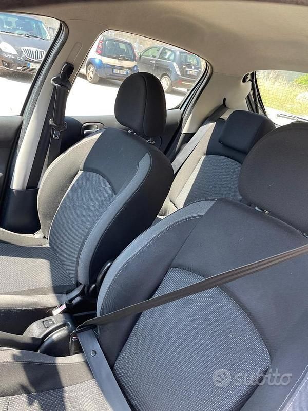 Usata Peugeot 206 68 CV (50 kW) 2011 Grigio Utilitaria